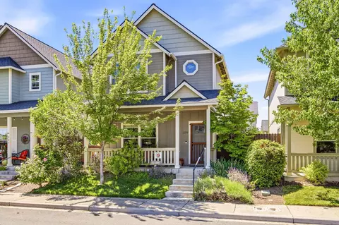 239 Wintersage Cir, Talent, OR 97540