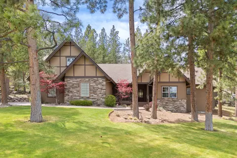 2677 NW Champion Cir, Bend, OR 97703