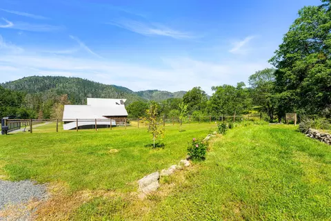 Exterior - 931 Hogan Rd, Applegate, OR 97530 photo 6 of 30