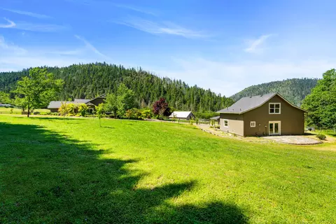 Exterior - 931 Hogan Rd, Applegate, OR 97530 photo 24 of 30