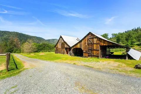 Exterior - 931 Hogan Rd, Applegate, OR 97530 photo 19 of 30