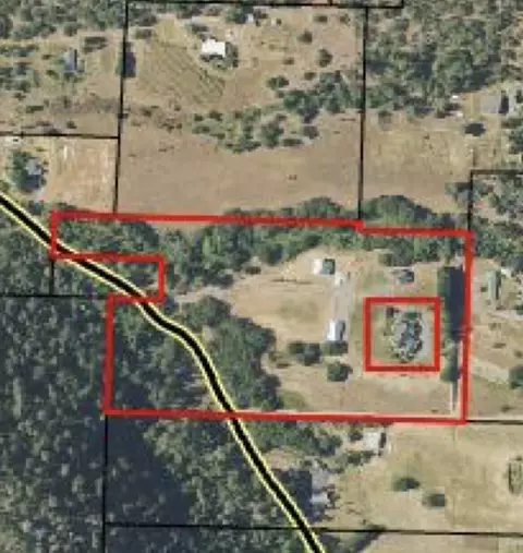 View/Area - 931 Hogan Rd, Applegate, OR 97530 photo 9 of 10