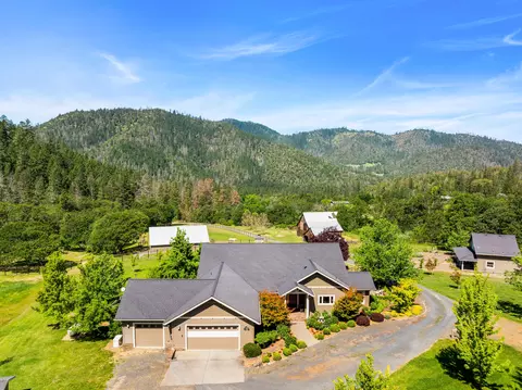 View/Area - 931 Hogan Rd, Applegate, OR 97530 photo 8 of 10