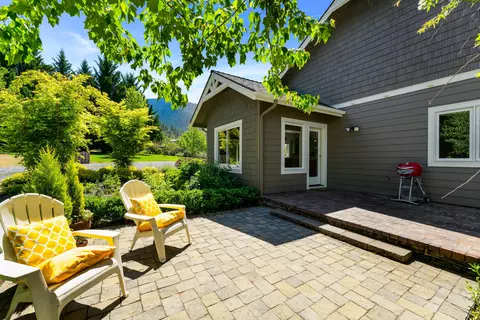 Exterior - 931 Hogan Rd, Applegate, OR 97530 photo 22 of 30