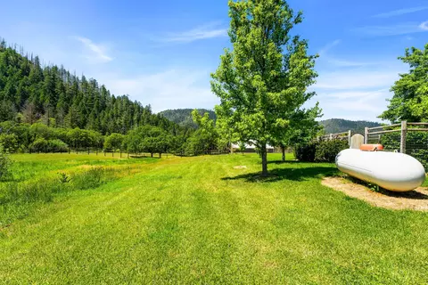 Exterior - 931 Hogan Rd, Applegate, OR 97530 photo 25 of 30