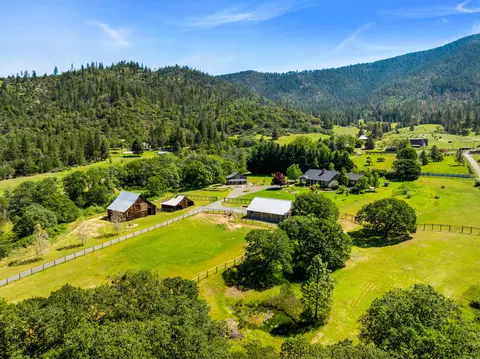 View/Area - 931 Hogan Rd, Applegate, OR 97530 photo 6 of 10