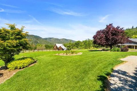 Exterior - 931 Hogan Rd, Applegate, OR 97530 photo 10 of 30