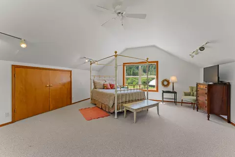 Bedroom - 931 Hogan Rd, Applegate, OR 97530 photo 3 of 3