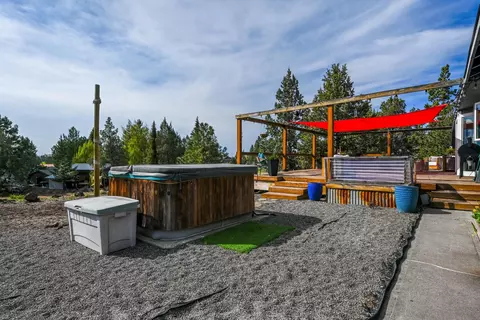 64911 Glacier View Dr, Bend, OR 97703 photo 15