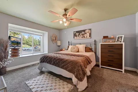64911 Glacier View Dr, Bend, OR 97703 photo 7