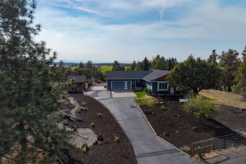 64911 Glacier View Dr, Bend, OR 97703 photo 38