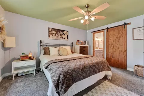 64911 Glacier View Dr, Bend, OR 97703 photo 6