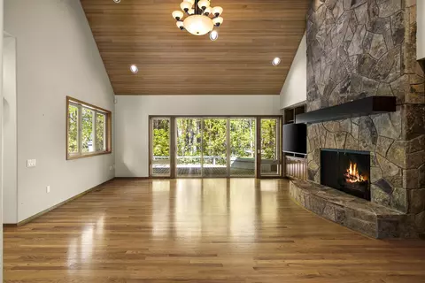 Living - 60645 Taos, Bend, OR 97702 photo 2 of 3