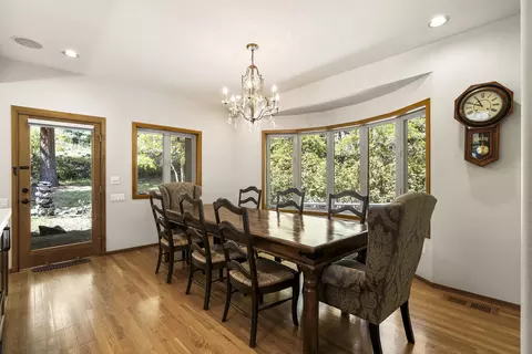 Dining - 60645 Taos, Bend, OR 97702 photo 2 of 2