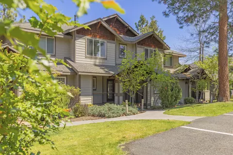 5029 Falcon Dr, Klamath Falls, OR 97601