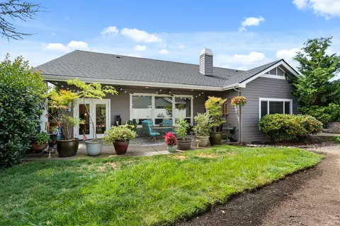 Exterior - 115 Sandridge Way, Eagle Point, OR 97524 photo 3 of 4