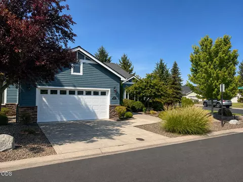 Exterior - 115 Sandridge Way, Eagle Point, OR 97524 photo 2 of 4