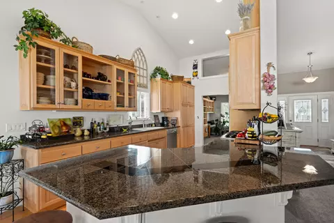 Kitchen - 115 Sandridge Way, Eagle Point, OR 97524 photo 1 of 4