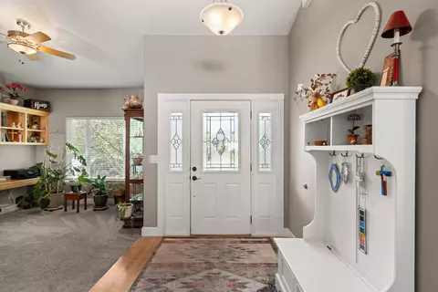Entry Way - 115 Sandridge Way, Eagle Point, OR 97524 photo 1 of 1