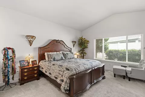 Bedroom - 115 Sandridge Way, Eagle Point, OR 97524 photo 1 of 4