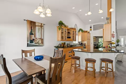 Dining - 115 Sandridge Way, Eagle Point, OR 97524 photo 2 of 2