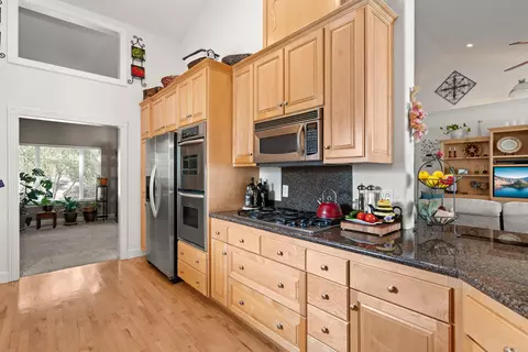 Kitchen - 115 Sandridge Way, Eagle Point, OR 97524 photo 2 of 4