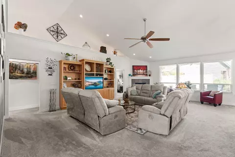 Living - 115 Sandridge Way, Eagle Point, OR 97524 photo 1 of 1