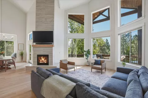 Living - 26 NW Skyliner Summit Loop, Bend, OR 97703 photo 1 of 3
