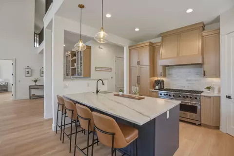 Kitchen - 26 NW Skyliner Summit Loop, Bend, OR 97703 photo 2 of 6