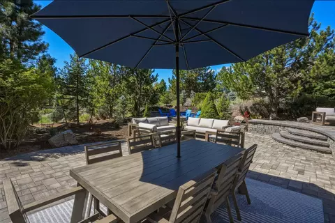 Exterior - 26 NW Skyliner Summit Loop, Bend, OR 97703 photo 6 of 8