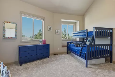 Bedroom - 26 NW Skyliner Summit Loop, Bend, OR 97703 photo 4 of 6