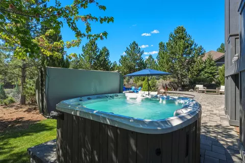 Exterior - 26 NW Skyliner Summit Loop, Bend, OR 97703 photo 8 of 8