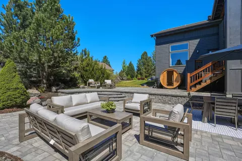 Exterior - 26 NW Skyliner Summit Loop, Bend, OR 97703 photo 4 of 8