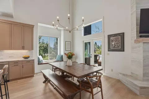 Dining - 26 NW Skyliner Summit Loop, Bend, OR 97703 photo 2 of 2