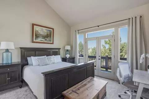 Bedroom - 26 NW Skyliner Summit Loop, Bend, OR 97703 photo 2 of 6