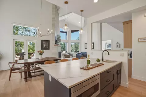 Kitchen - 26 NW Skyliner Summit Loop, Bend, OR 97703 photo 1 of 6