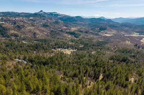 2000 Colestin Rd, Ashland, OR 97520