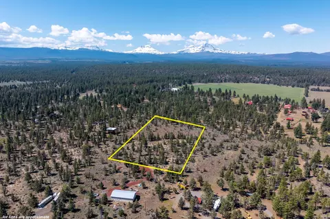 67372 Harrington Loop Rd, Bend, OR 97703