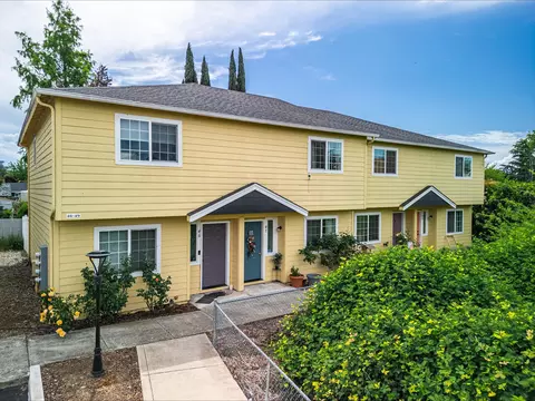 2030 Brookhurst St #47, Medford, OR 97504