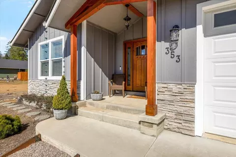 Exterior - 353 Cedar Ridge Dr, Cave Junction, OR 97523 photo 3 of 9