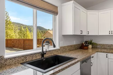 Kitchen - 353 Cedar Ridge Dr, Cave Junction, OR 97523 photo 3 of 5
