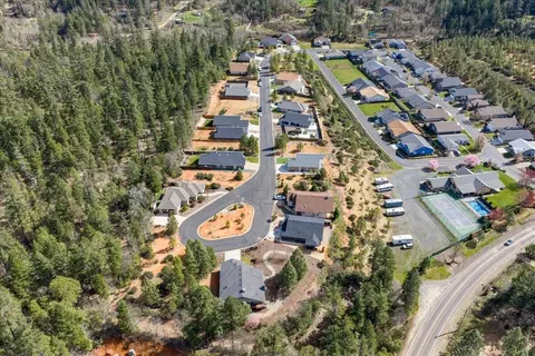 View/Area - 353 Cedar Ridge Dr, Cave Junction, OR 97523 photo 9 of 9