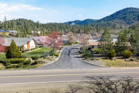 View/Area - 353 Cedar Ridge Dr, Cave Junction, OR 97523 photo 6 of 9
