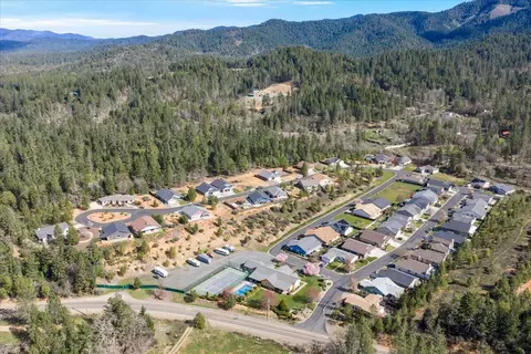 View/Area - 353 Cedar Ridge Dr, Cave Junction, OR 97523 photo 8 of 9