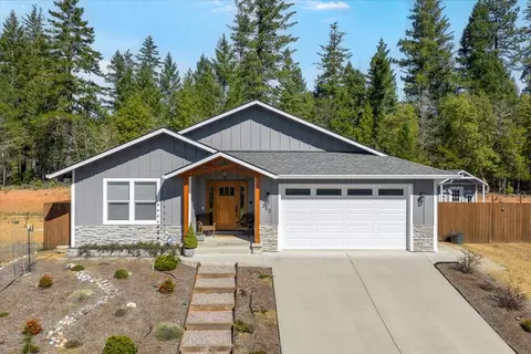 353 Cedar Dr, Cave Junction, OR 97523