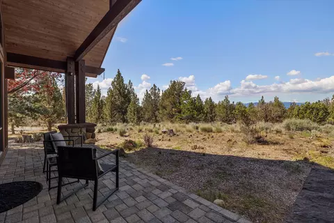 Exterior - 64155 Hunnell Rd, Bend, OR 97703 photo 6 of 28