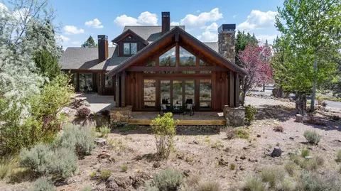 Exterior - 64155 Hunnell Rd, Bend, OR 97703 photo 18 of 28