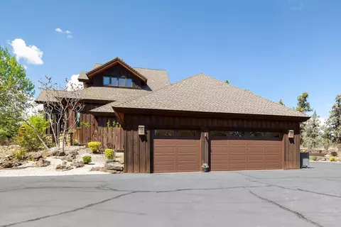 Exterior - 64155 Hunnell Rd, Bend, OR 97703 photo 19 of 28