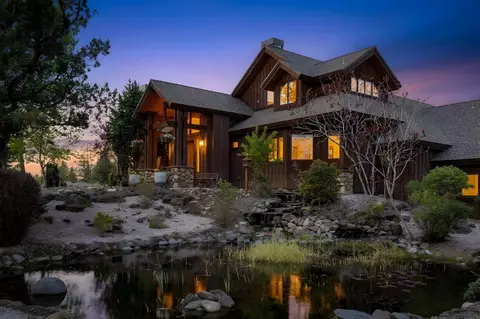 64155 Hunnell Rd, Bend, OR 97703
