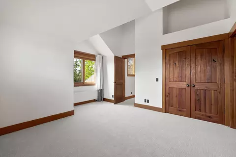Bedroom - 64155 Hunnell Rd, Bend, OR 97703 photo 5 of 7